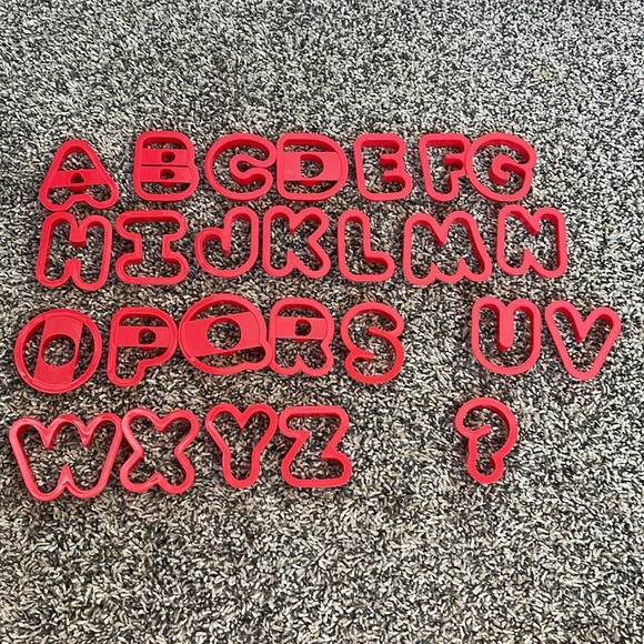 Alphabet cookie cutters or playdoh cutters - Picture 6 of 8
